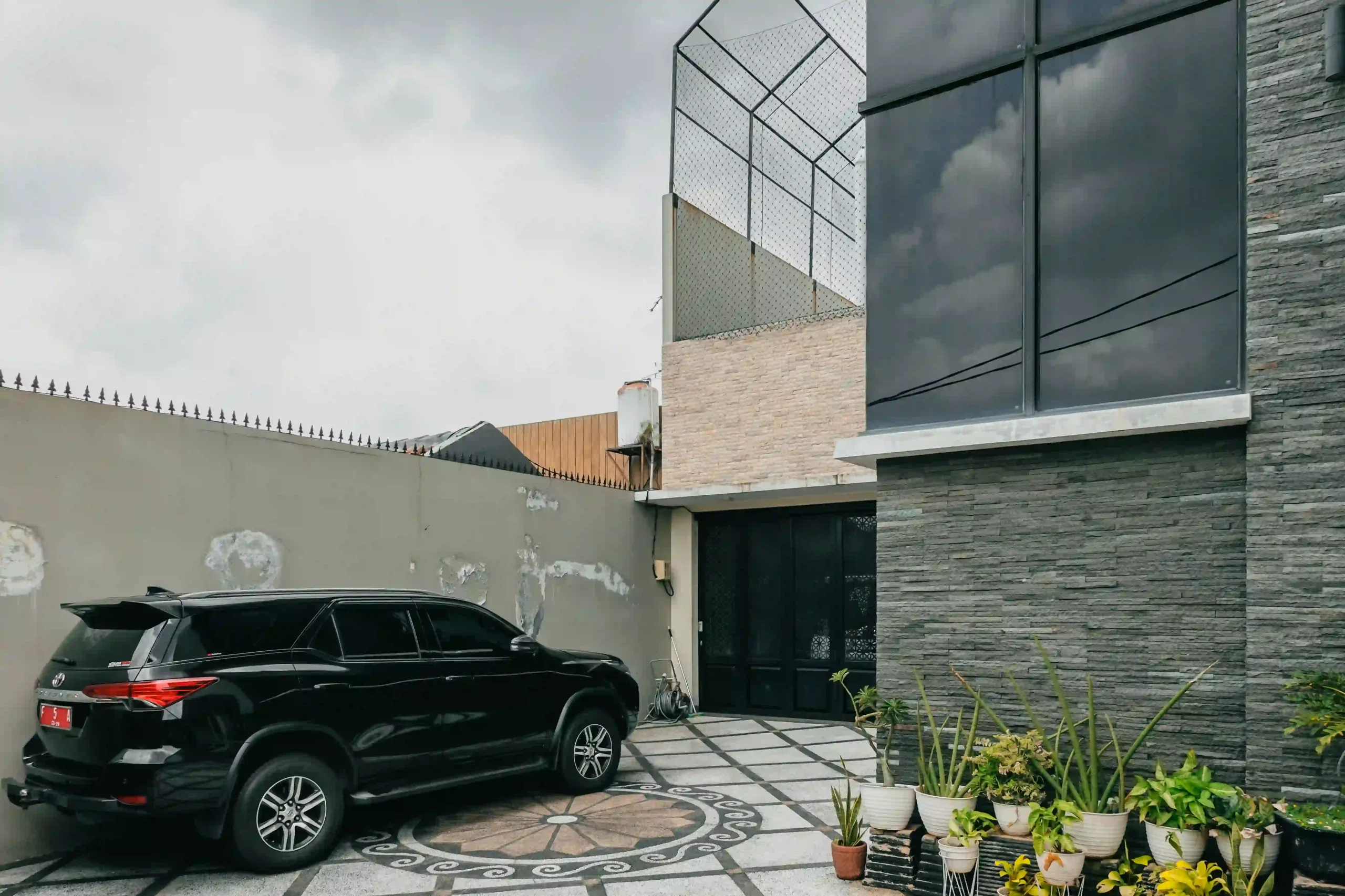 Rumah Mewah Super Ekslusif Dilokasi Stragis Dekat Tol Jatibening - Pilihunian.id